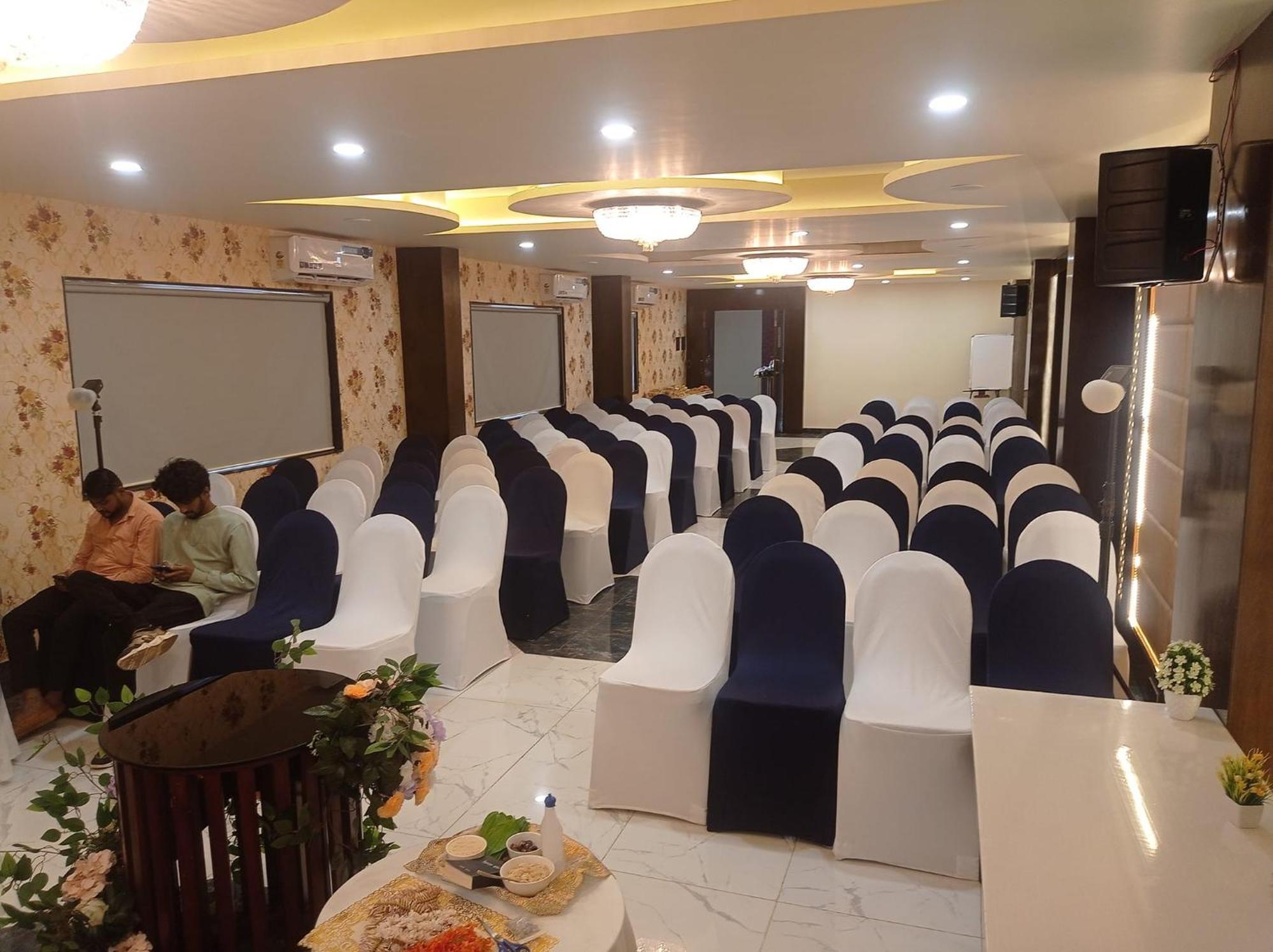 Hotel Eden Karwar Εξωτερικό φωτογραφία
